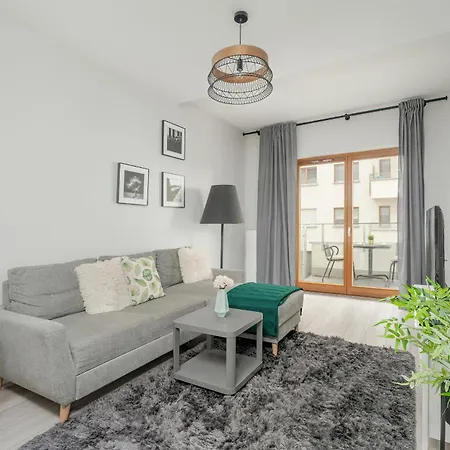 Apartment Bright With Balcony And Free Garage By Renters