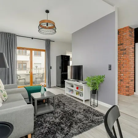 Apartment Bright With Balcony And Free Garage By Renters *