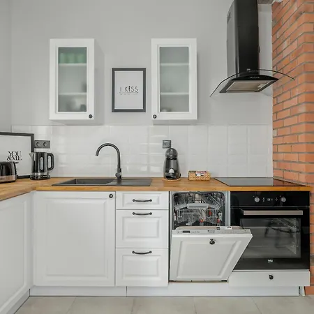 Bright With Balcony And Free Garage By Renters * Poznan